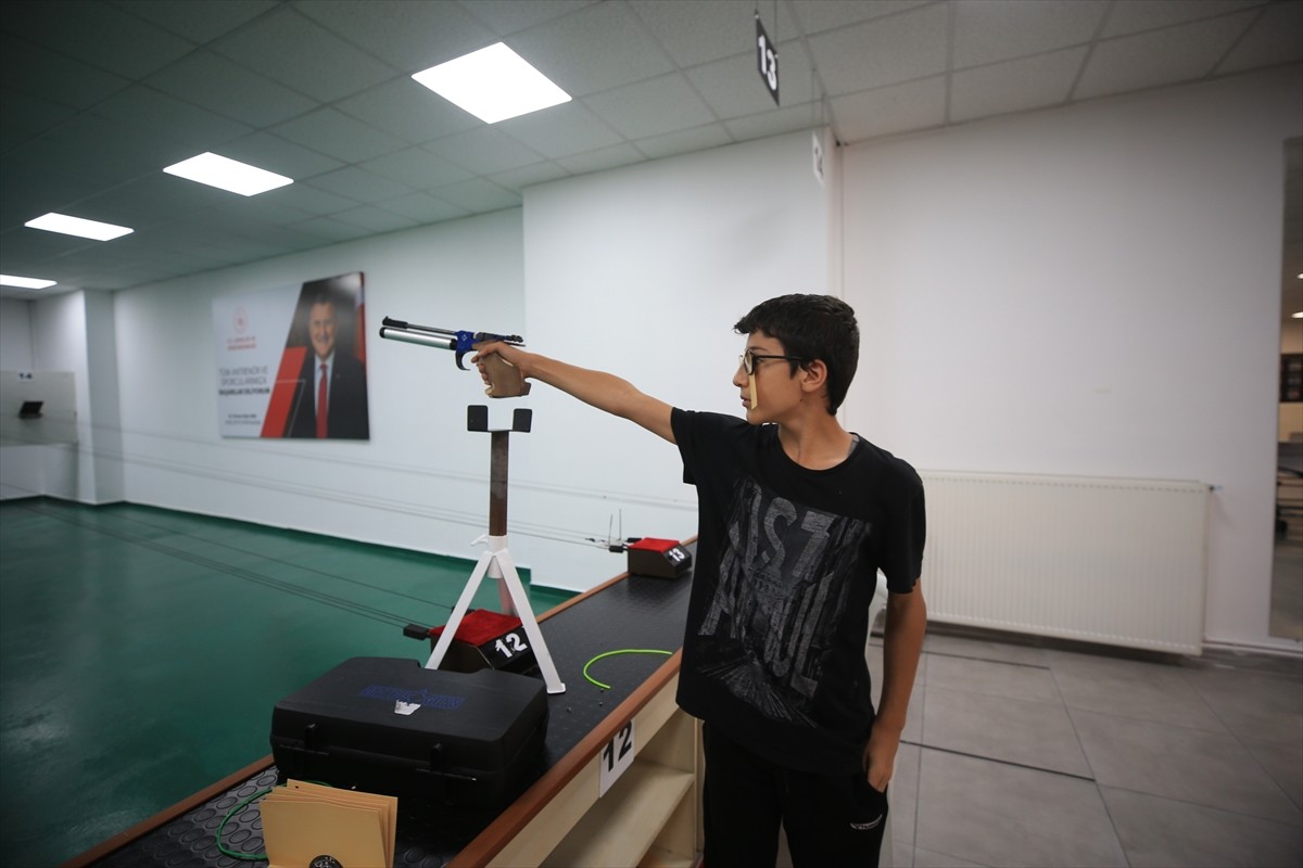 Paris 2024 Olimpiyat Oyunları'nda takım arkadaşı Şevval İlayda Tarhan'la Türkiye'ye 10 metre...