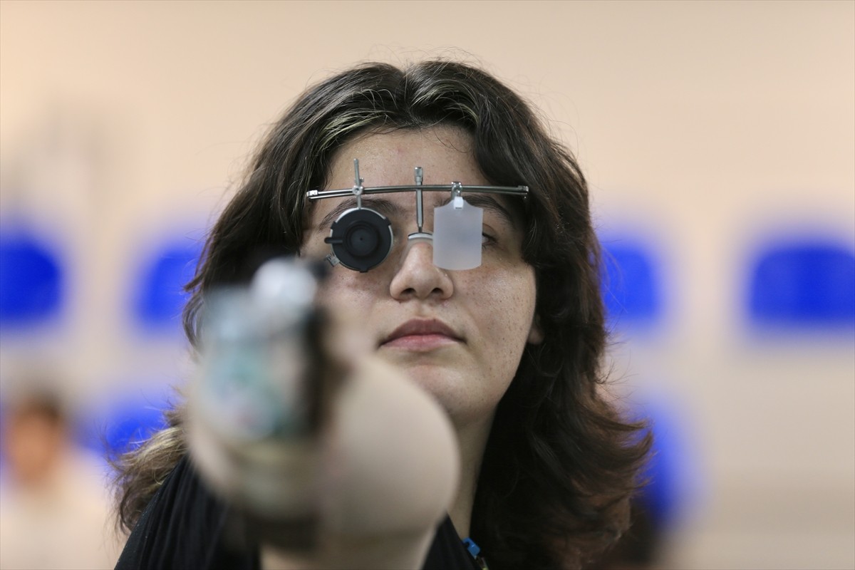 Paris 2024 Olimpiyat Oyunları'nda takım arkadaşı Şevval İlayda Tarhan'la Türkiye'ye 10 metre...