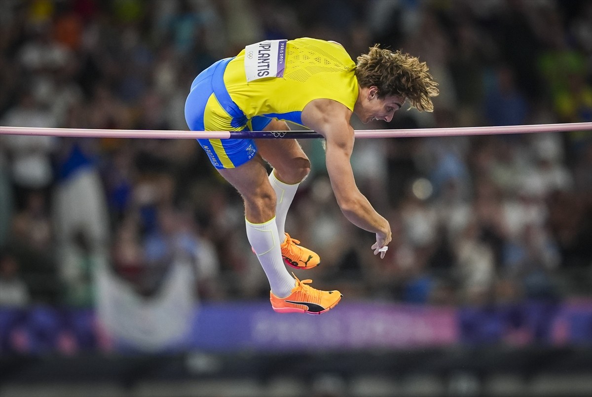 Paris 2024 Olimpiyat Oyunları'nın onuncu gününde Erkekler Sırıkla Atlama Finali, Stade de...