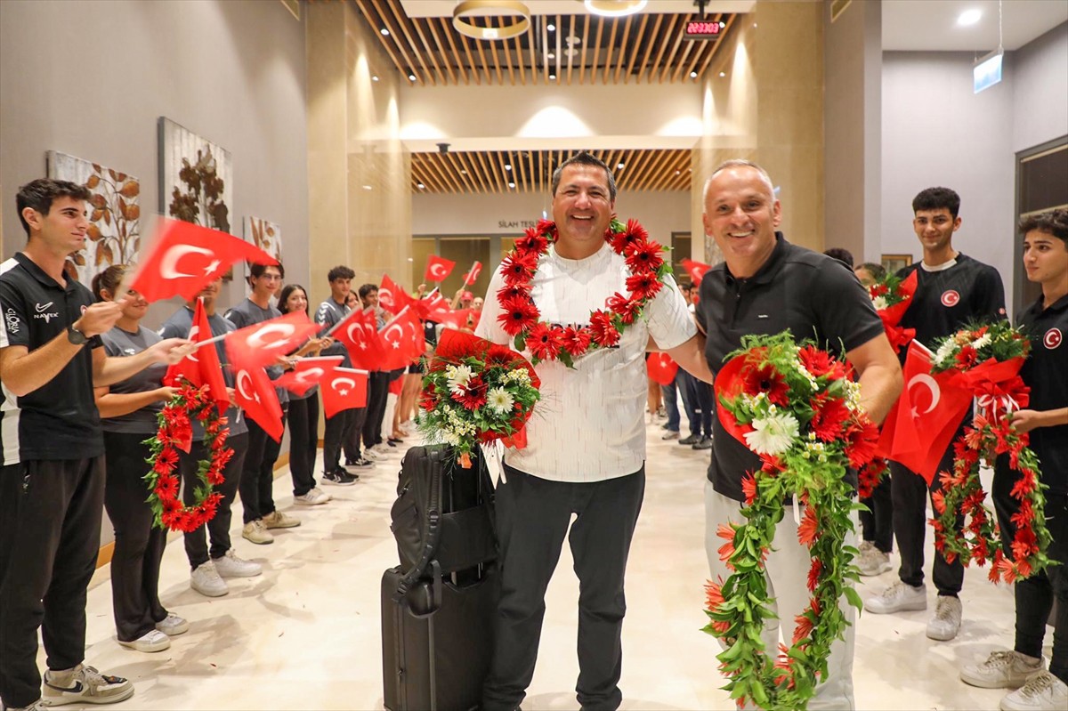 Paris 2024 Olimpiyat Oyunlarında mücadele eden Okçuluk Milli Takımı teknik ekibi ve antrenörleri...