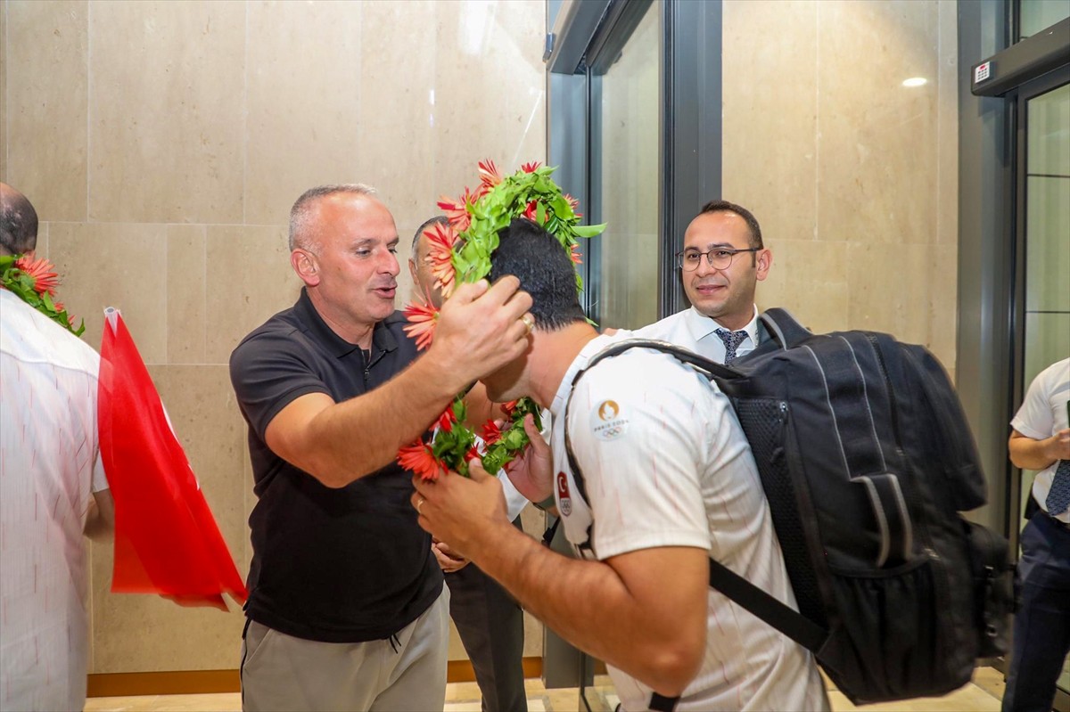 Paris 2024 Olimpiyat Oyunlarında mücadele eden Okçuluk Milli Takımı teknik ekibi ve antrenörleri...