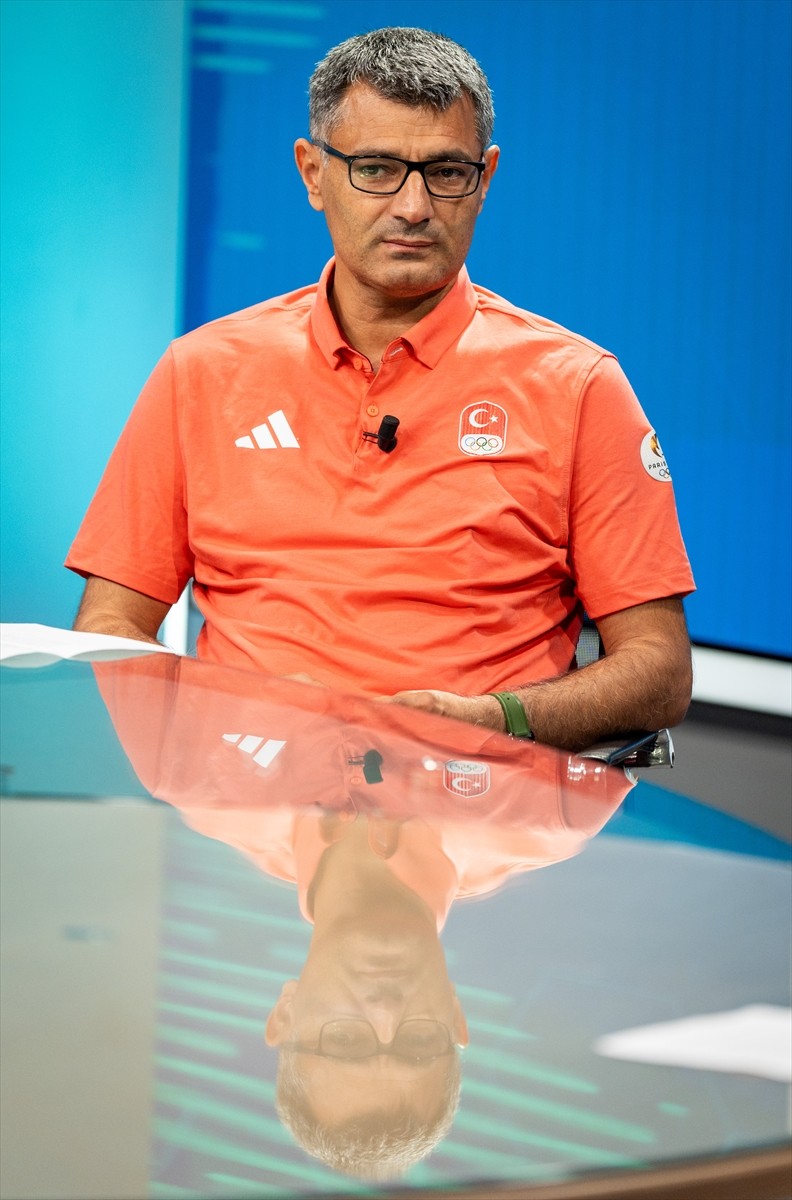 Paris 2024 Olimpiyatları'nda karışık takım 10 metre havalı tabanca kategorisinde gümüş madalya...