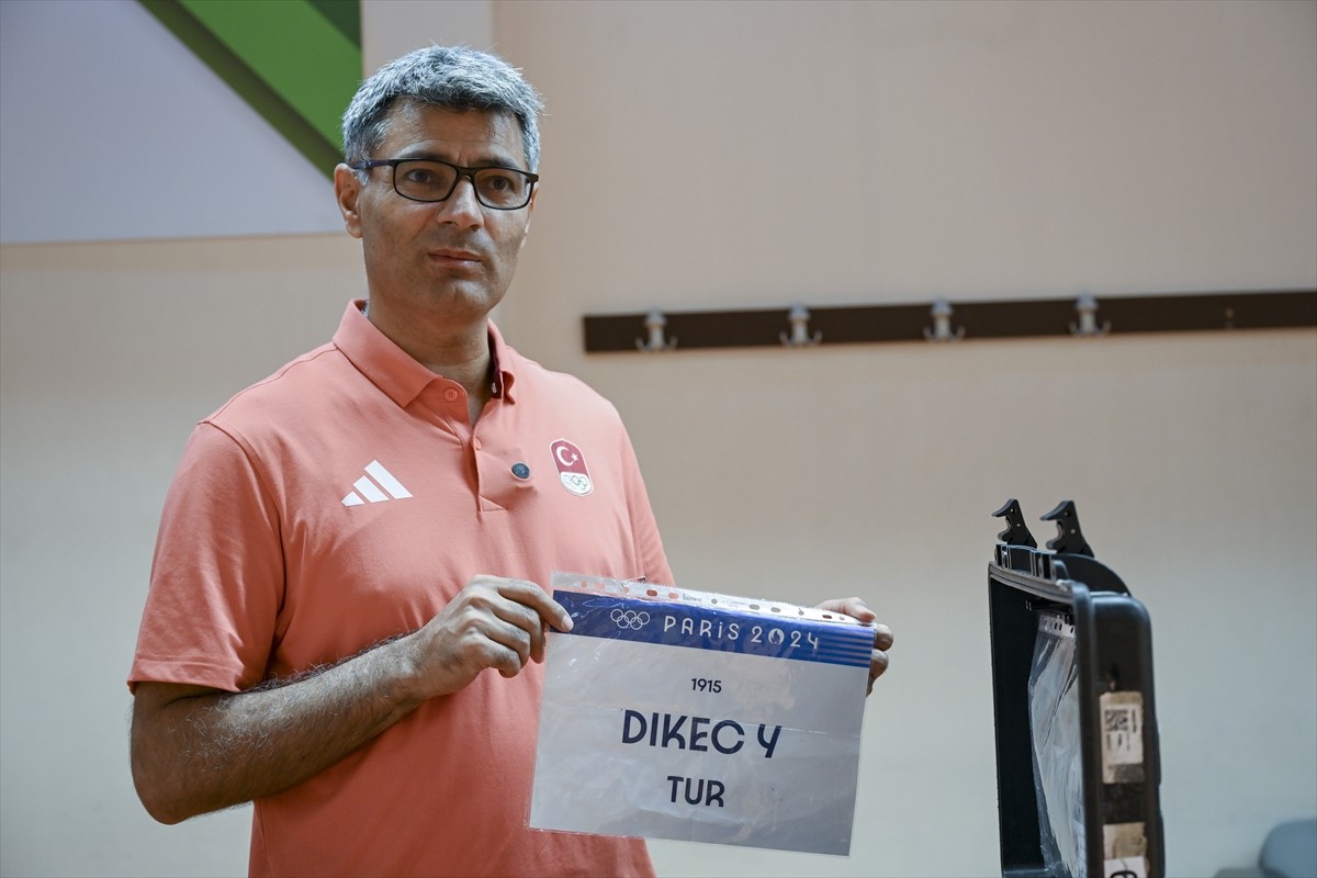 Paris 2024 Olimpiyatları'nda karışık takım 10 metre havalı tabanca kategorisinde Şevval İlayda...