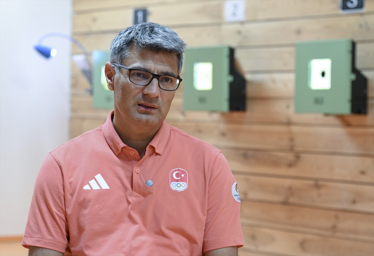 Paris 2024 Olimpiyatları'nda karışık takım 10 metre havalı tabanca kategorisinde Şevval İlayda...