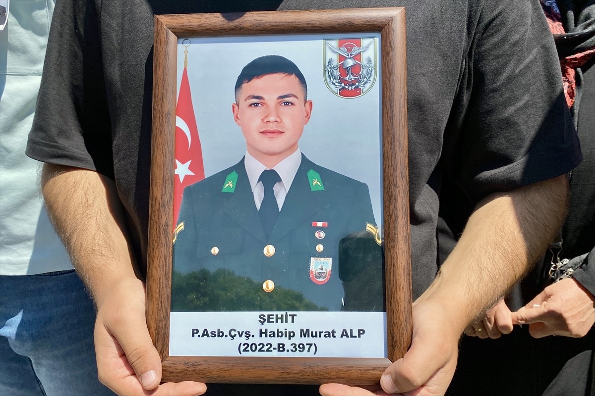 Pençe-Kilit Harekatı bölgesinde arama tarama faaliyeti sırasında açılan taciz ateşi sonucu şehit...