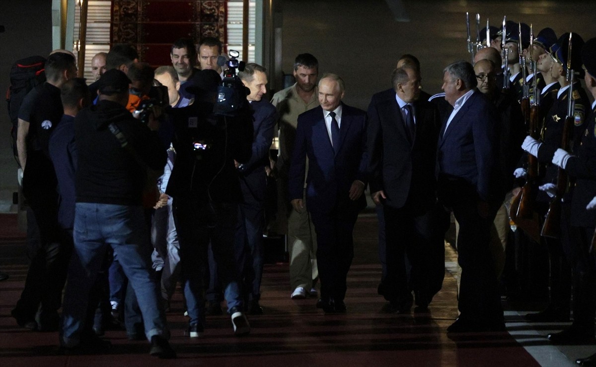 Rusya Devlet Başkanı Vladimir Putin, Milli İstihbarat Teşkilatının (MİT) yönetiminde Ankara’da...