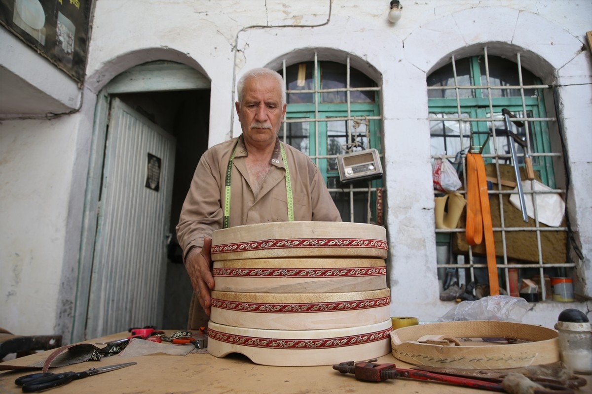 Şanlıurfa'da, kaybolmaya yüz tutan mesleklerden tef sanatının son ustalarından, Kültür ve Turizm...