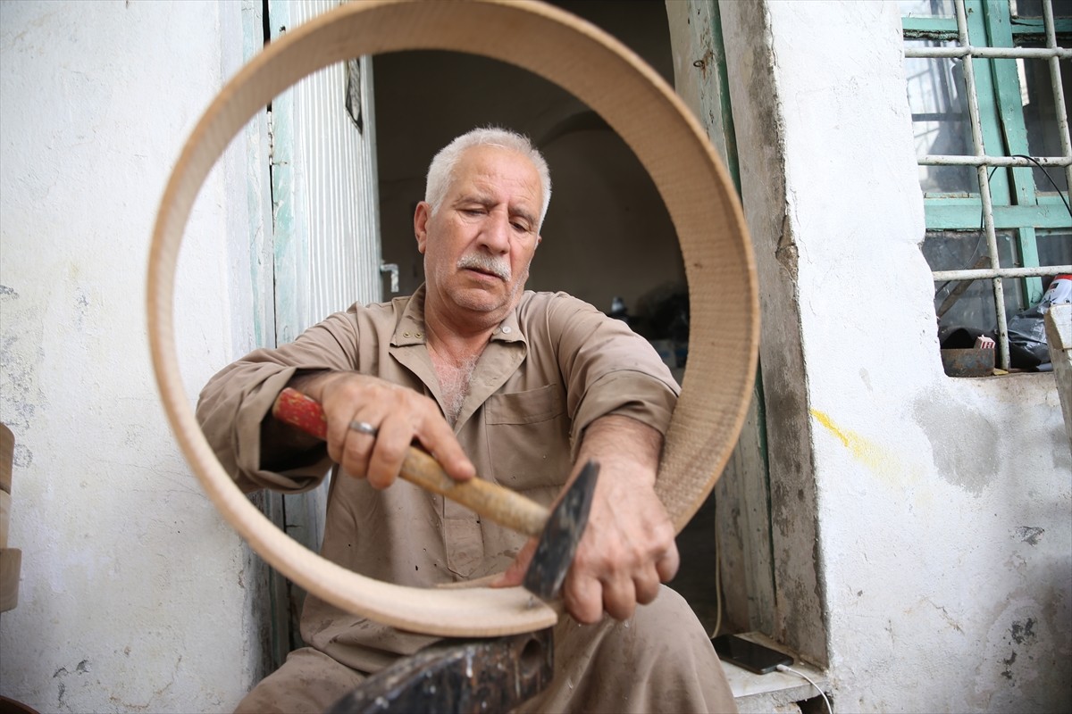 Şanlıurfa'da, kaybolmaya yüz tutan mesleklerden tef sanatının son ustalarından, Kültür ve Turizm...