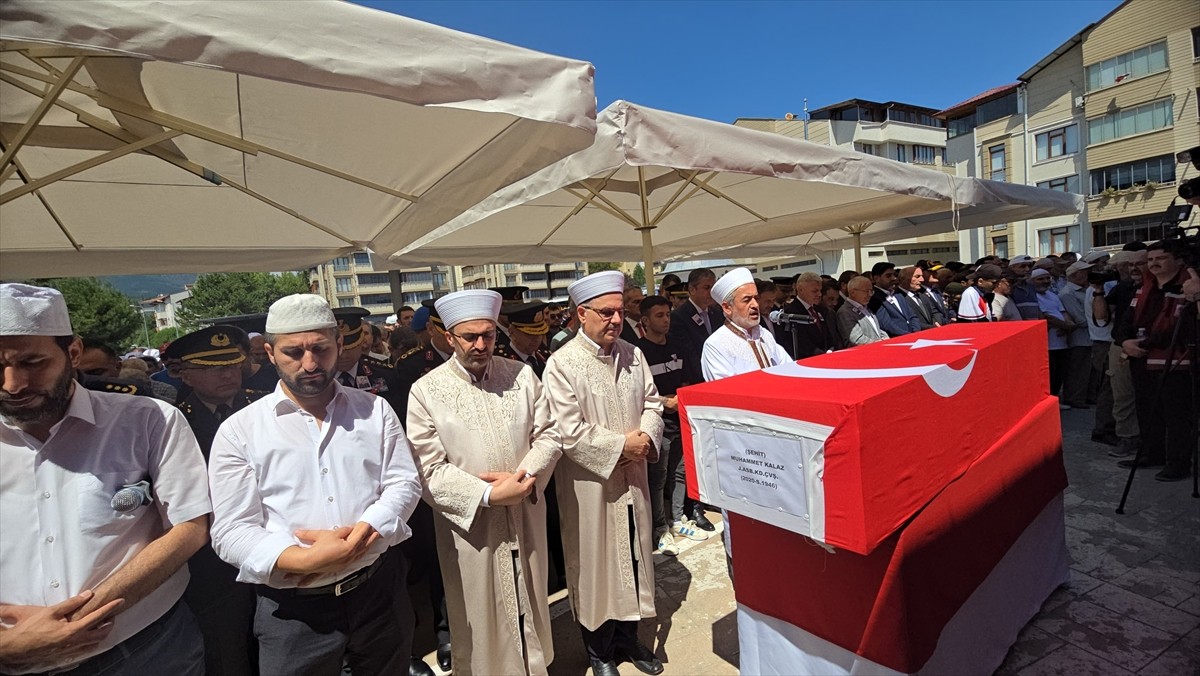 Şırnak'ta görevi sırasında geçirdiği rahatsızlık sonucu şehit olan Jandarma Astsubay Kıdemli Çavuş...