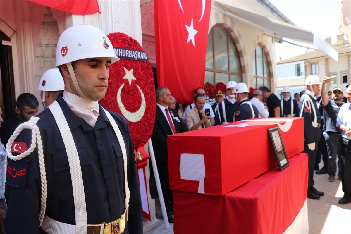 Şırnak'ta görevi sırasında geçirdiği rahatsızlık sonucu şehit olan Jandarma Astsubay Kıdemli Çavuş...