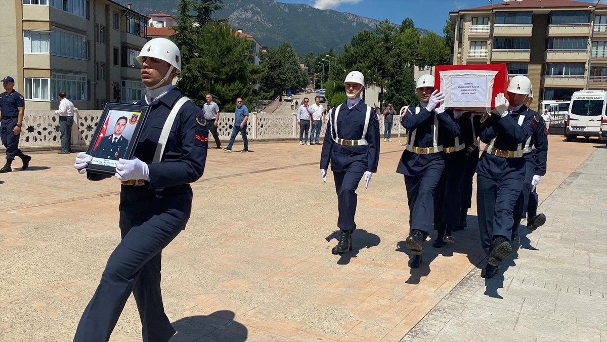 Şırnak'ta görevi sırasında geçirdiği rahatsızlık sonucu şehit olan Jandarma Astsubay Kıdemli Çavuş...