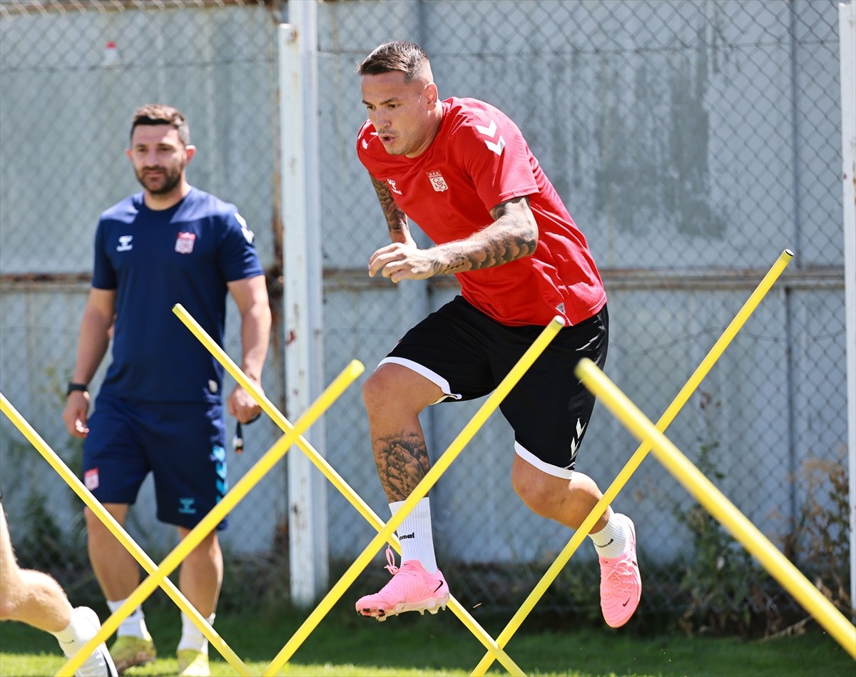 Sivasspor, Trendyol Süper Lig 2024-2025 sezonu ilk haftasında sahasında Trabzonspor ile yapacağı...