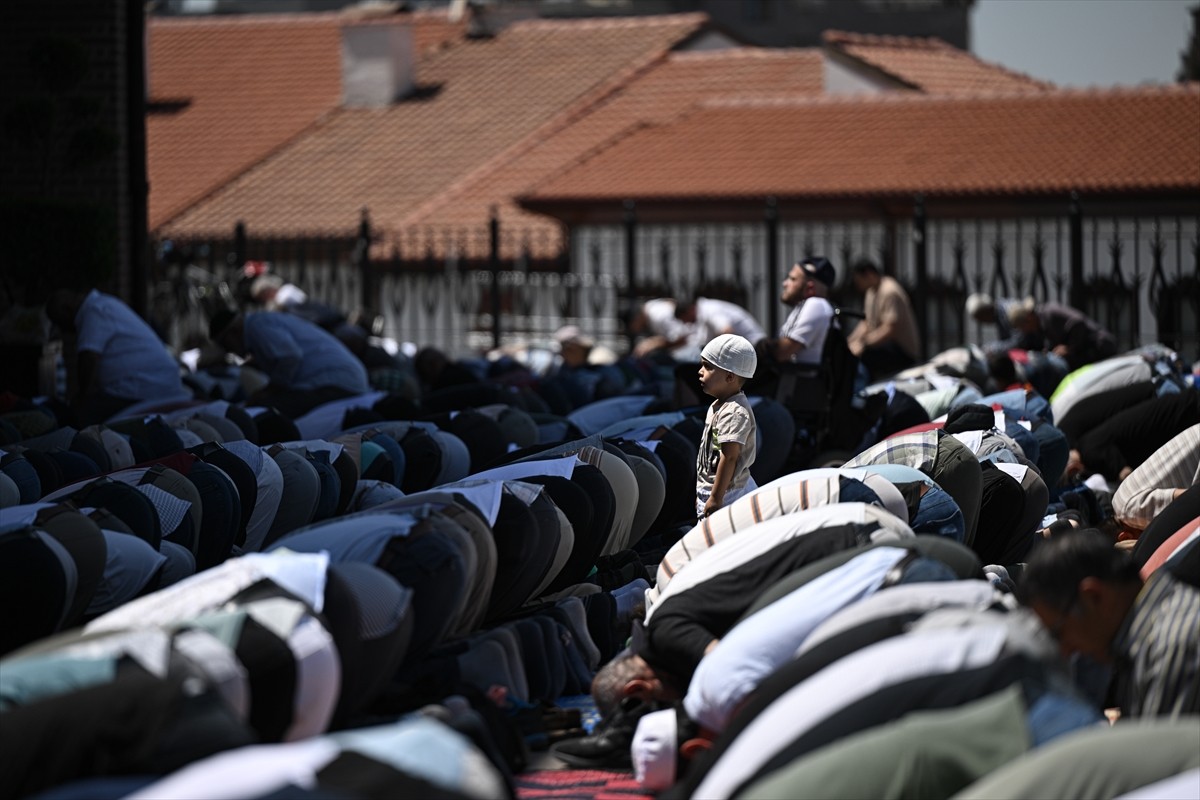 Suikasta uğrayan Hamas Siyasi Büro Başkanı İsmail Heniyye için Ankara'da gıyabi cenaze namazı...
