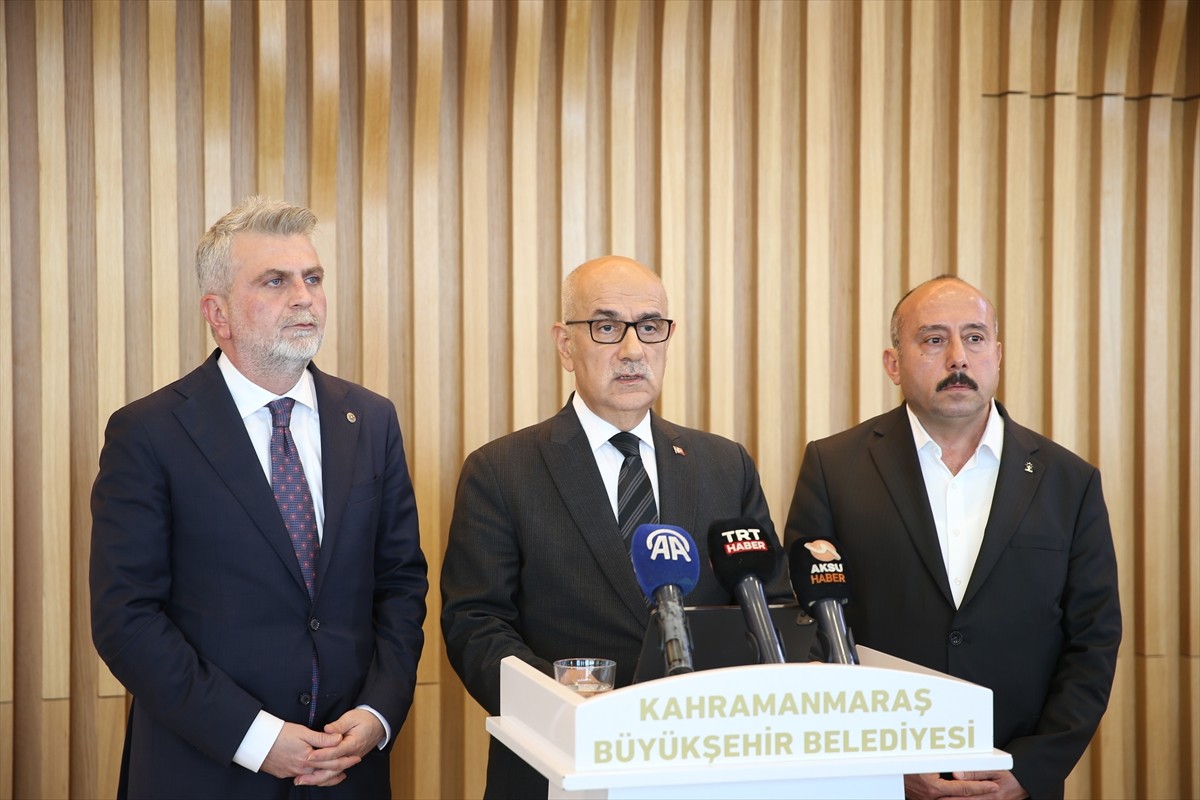 TBMM Tarım, Orman ve Köyişleri Komisyonu Başkanı Vahit Kirişci, çeşitli ziyaretler için geldiği...