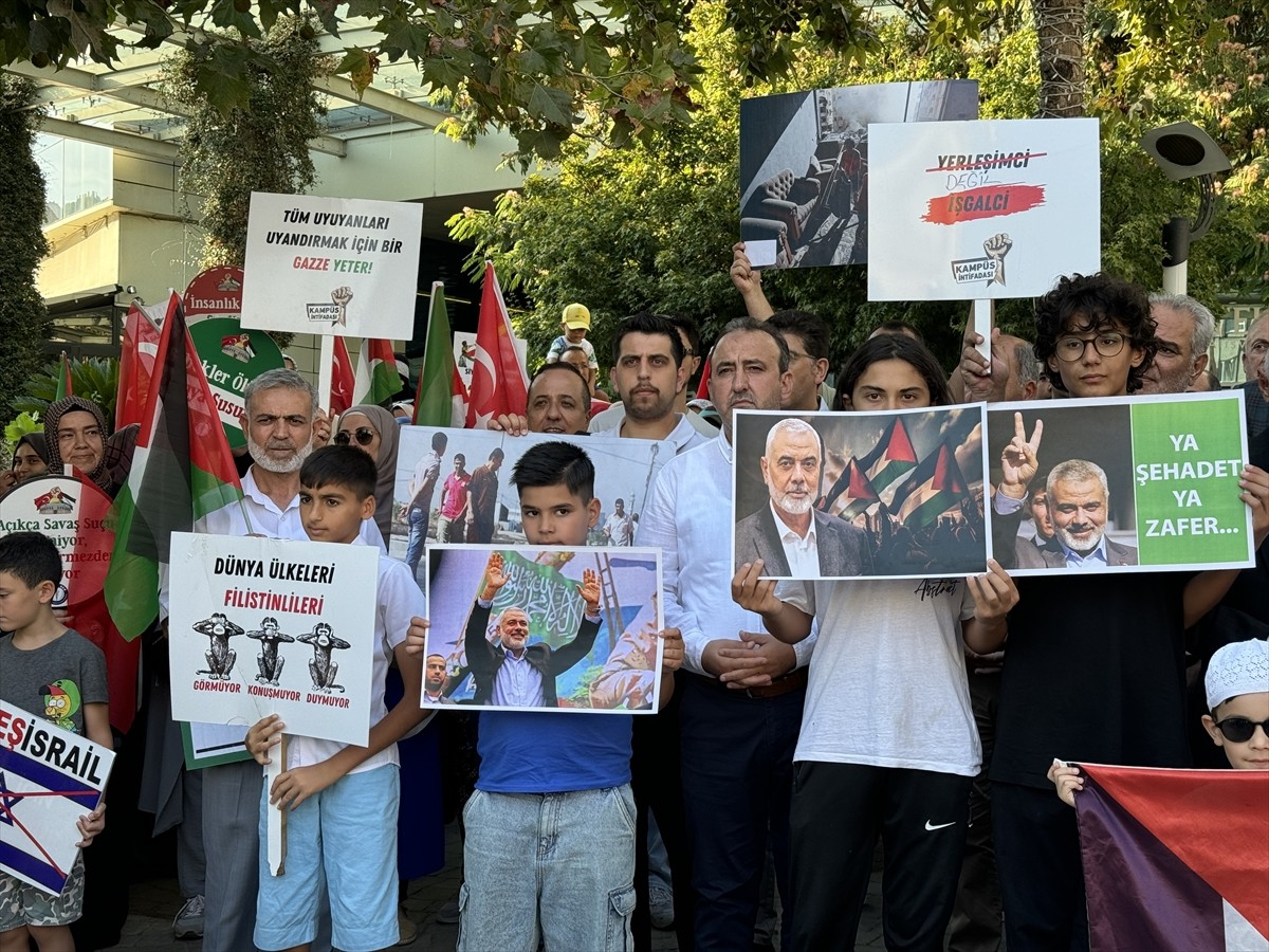 Tekirdağ'da Hamas'ın Siyasi Büro Başkanı İsmail Heniyye'nin suikasta uğraması protesto...