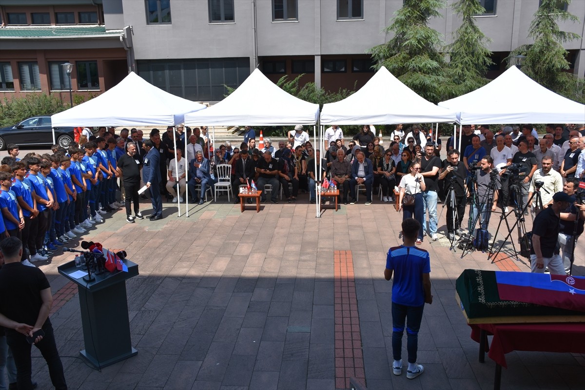 Trabzonspor Kulübünün 91 yaşında hayatını dün kaybeden kurucu üyelerinden ve eski başkanlarından...