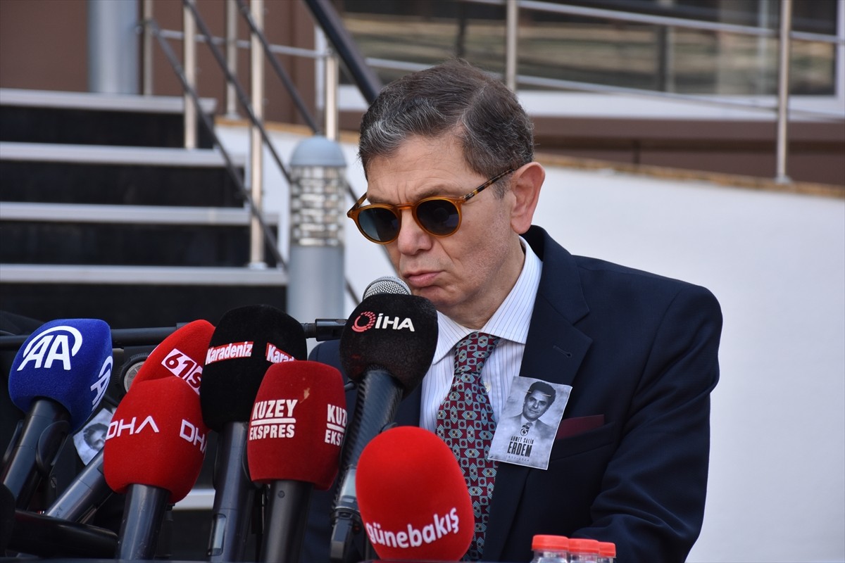 Trabzonspor Kulübünün 91 yaşında hayatını dün kaybeden kurucu üyelerinden ve eski başkanlarından...