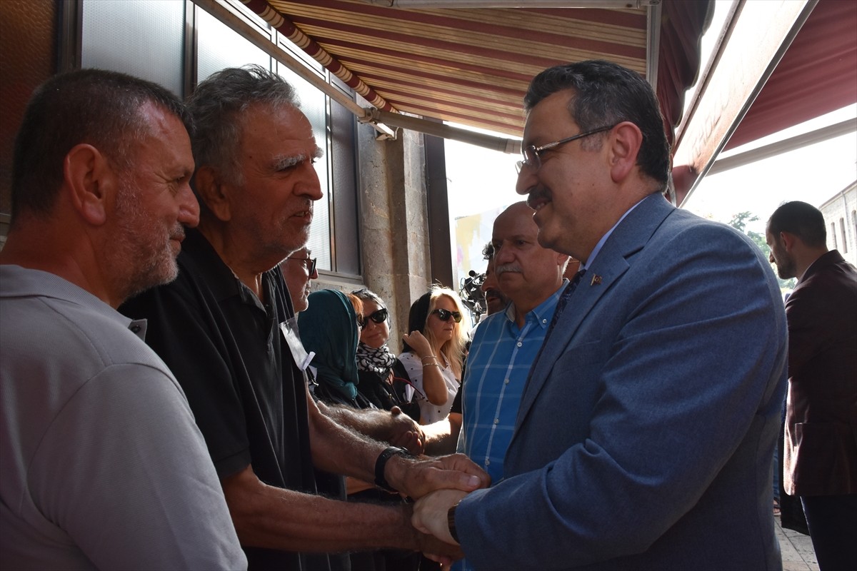 Trabzonspor Kulübünün dün yaşamını yitiren kurucu üyelerinden ve eski başkanlarından Ahmet Salih...