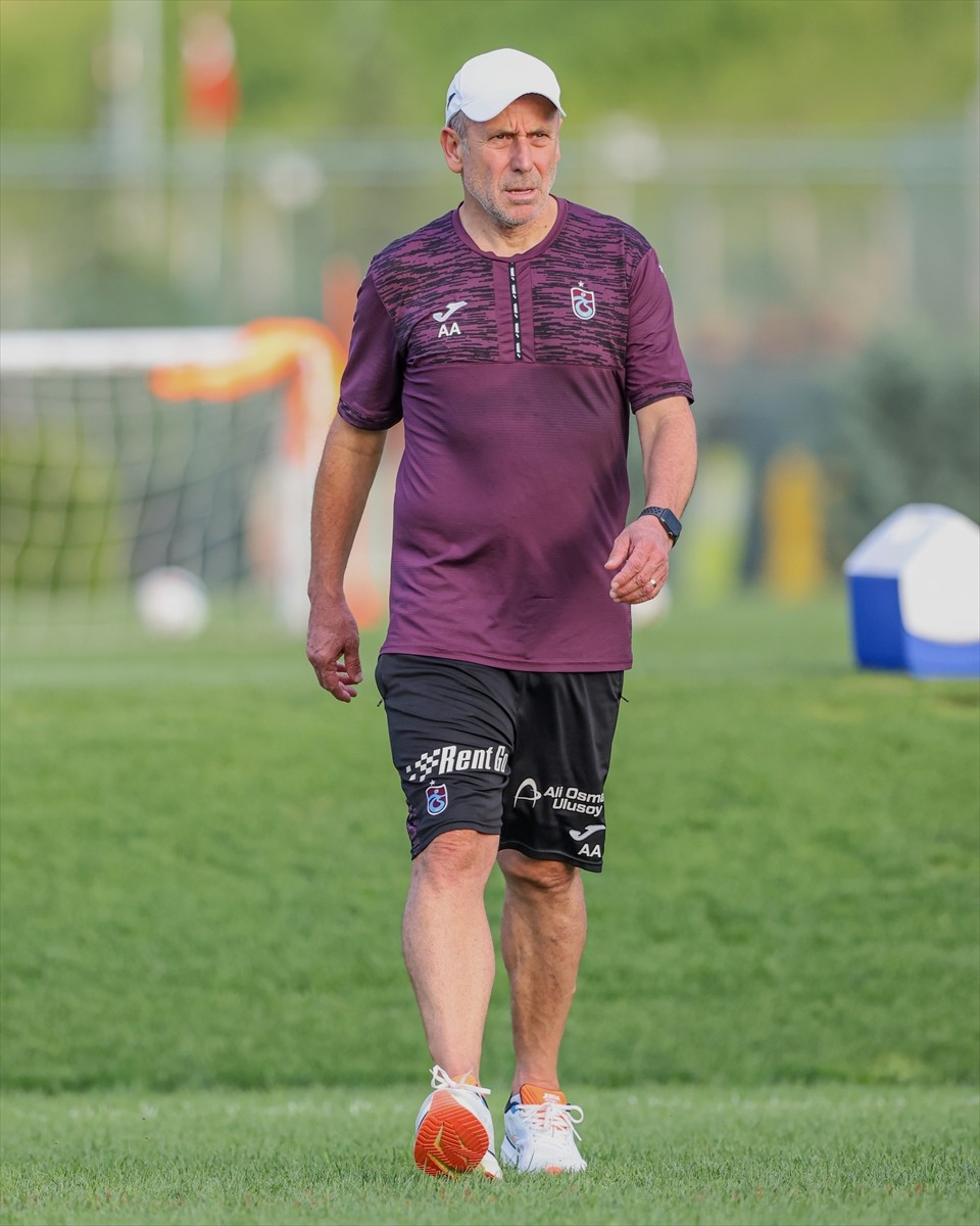 Trabzonspor, UEFA Avrupa Ligi 3. ön eleme turunda sahasında Avusturya'nın Rapid Wien takımı ile...