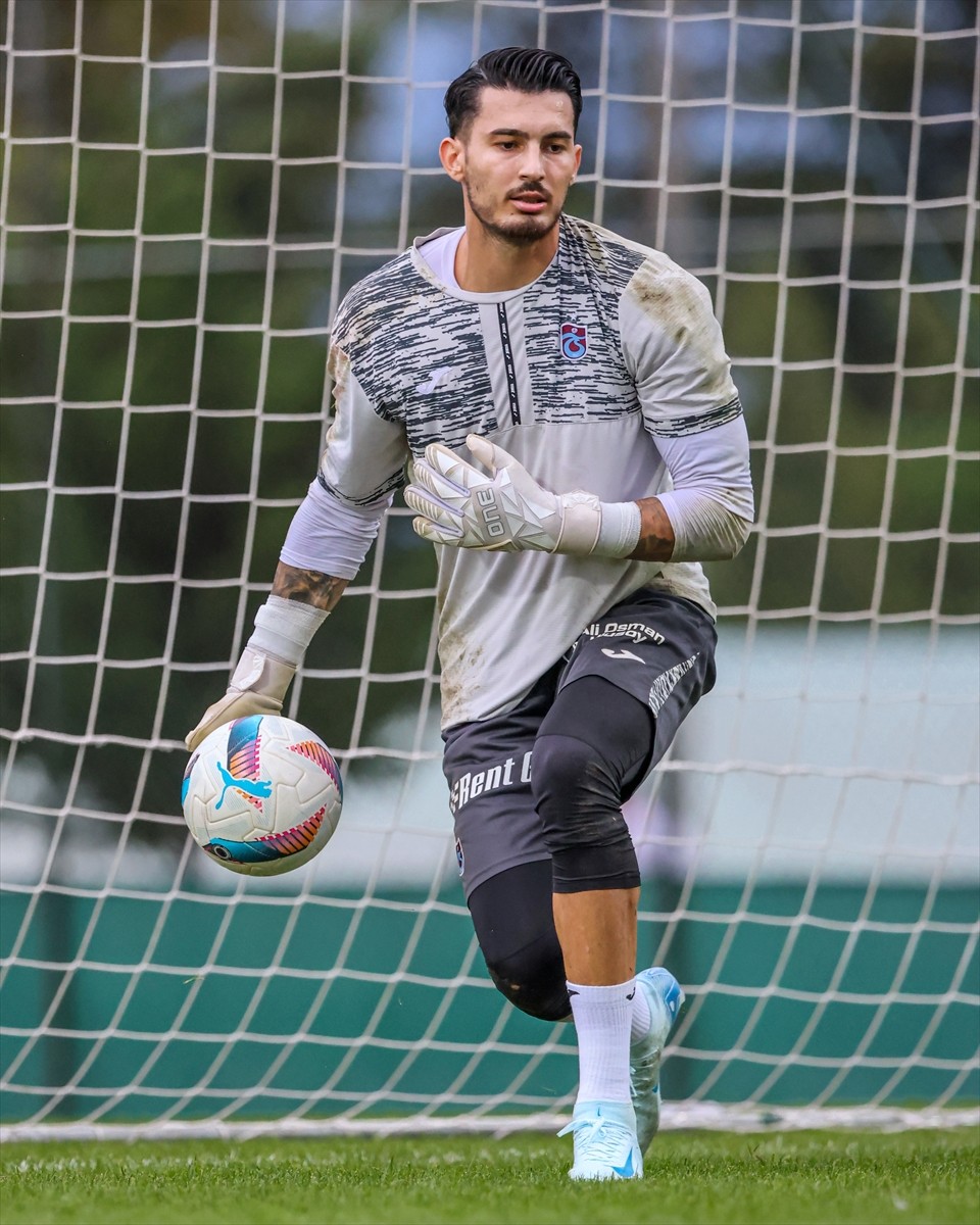 Trabzonspor, UEFA Konferans Ligi play-off turu rövanşında sahasında İsviçre'nin St. Gallen...