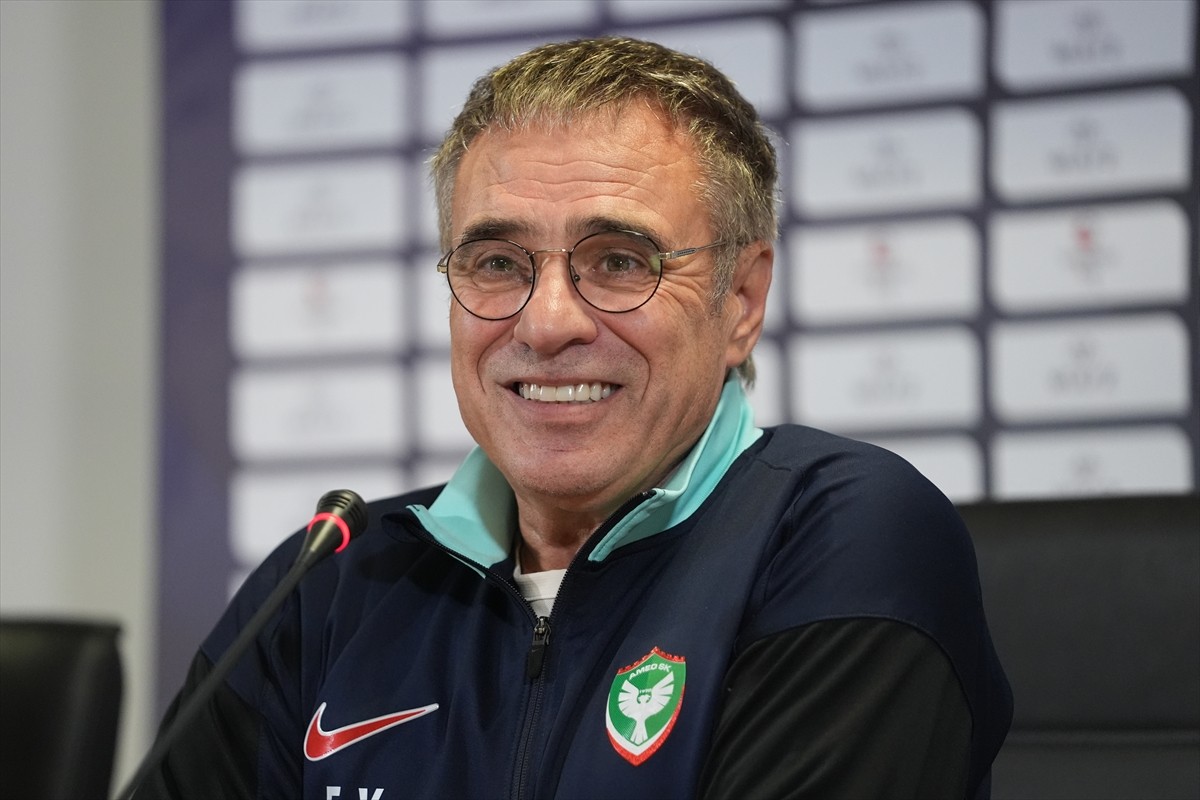 Trendyol 1. Lig'in ilk haftasında Fatih Karagümrük ile Amed Sportif Faaliyetler takımları, Atatürk...