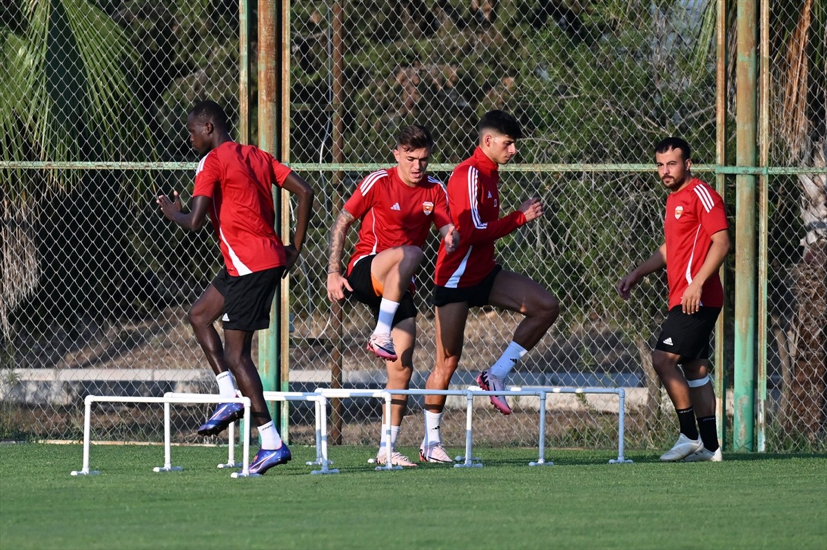 Trendyol 1. Lig ekiplerinden Adanaspor'un teknik direktörü Sol Bamba, AA muhabirine açıklamada...