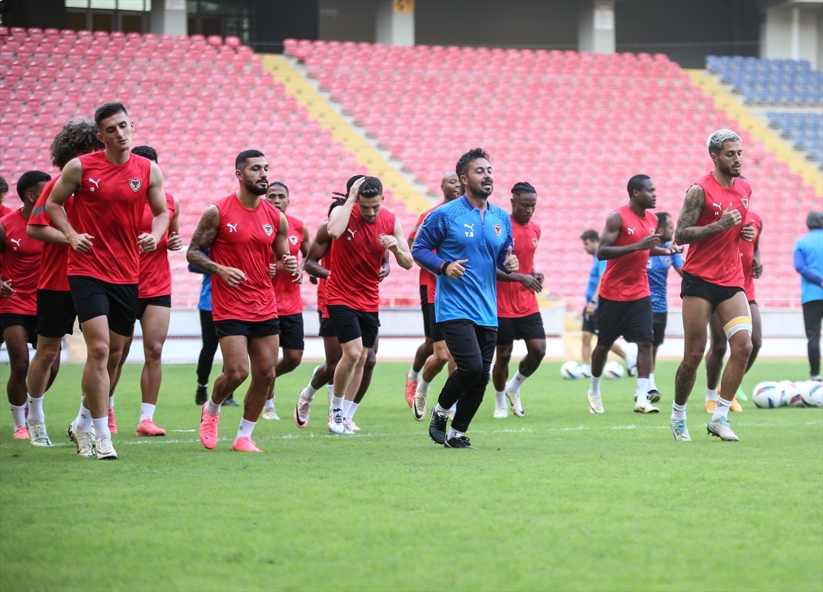 Trendyol Süper Lig ekiplerinden Atakaş Hatayspor'un teknik direktörü Özhan Pulat, AA muhabirine...