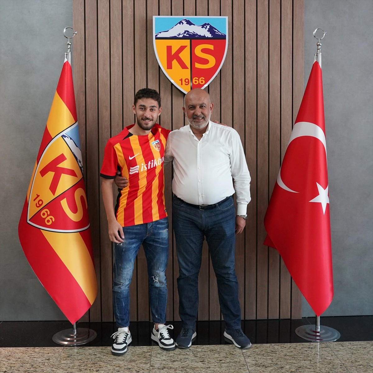Trendyol Süper Lig ekiplerinden Bellona Kayserispor, 2023-2024 sezonunda kadrosunda kiralık...