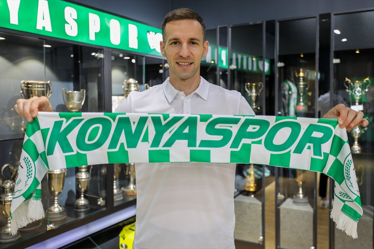 Trendyol Süper Lig ekiplerinden TÜMOSAN Konyaspor, Danijel Aleksic ile Nikola Boranijasevic'i...