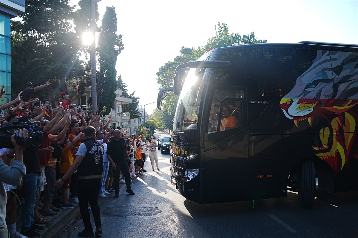 Turkcell Süper Kupa maçında bugün Beşiktaş ile karşılaşacak olan Galatasaray, Florya Metin Oktay...