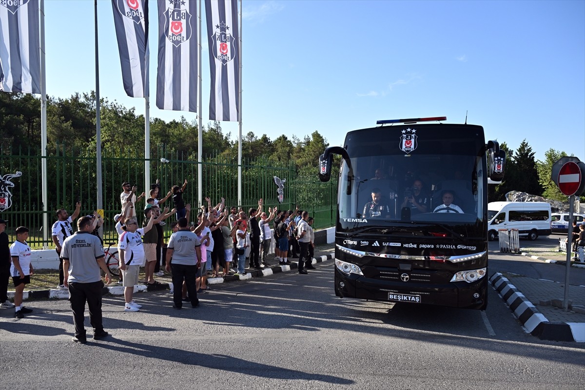 Turkcell Süper Kupa maçında Galatasaray ile karşılaşacak Beşiktaş, BJK Nevzat Demir Tesisleri'nden...
