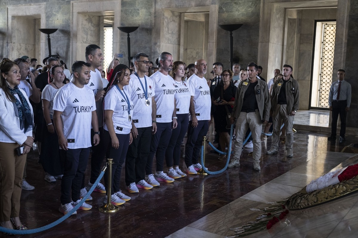 Türkiye Atıcılık Federasyonu Başkanı Gürsel Çolakoğlu ve Paris 2024 Olimpiyat Oyunları'nda...