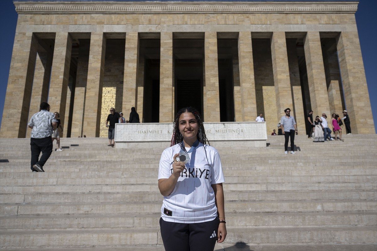 Türkiye Atıcılık Federasyonu Başkanı Gürsel Çolakoğlu ve Paris 2024 Olimpiyat Oyunları'nda...