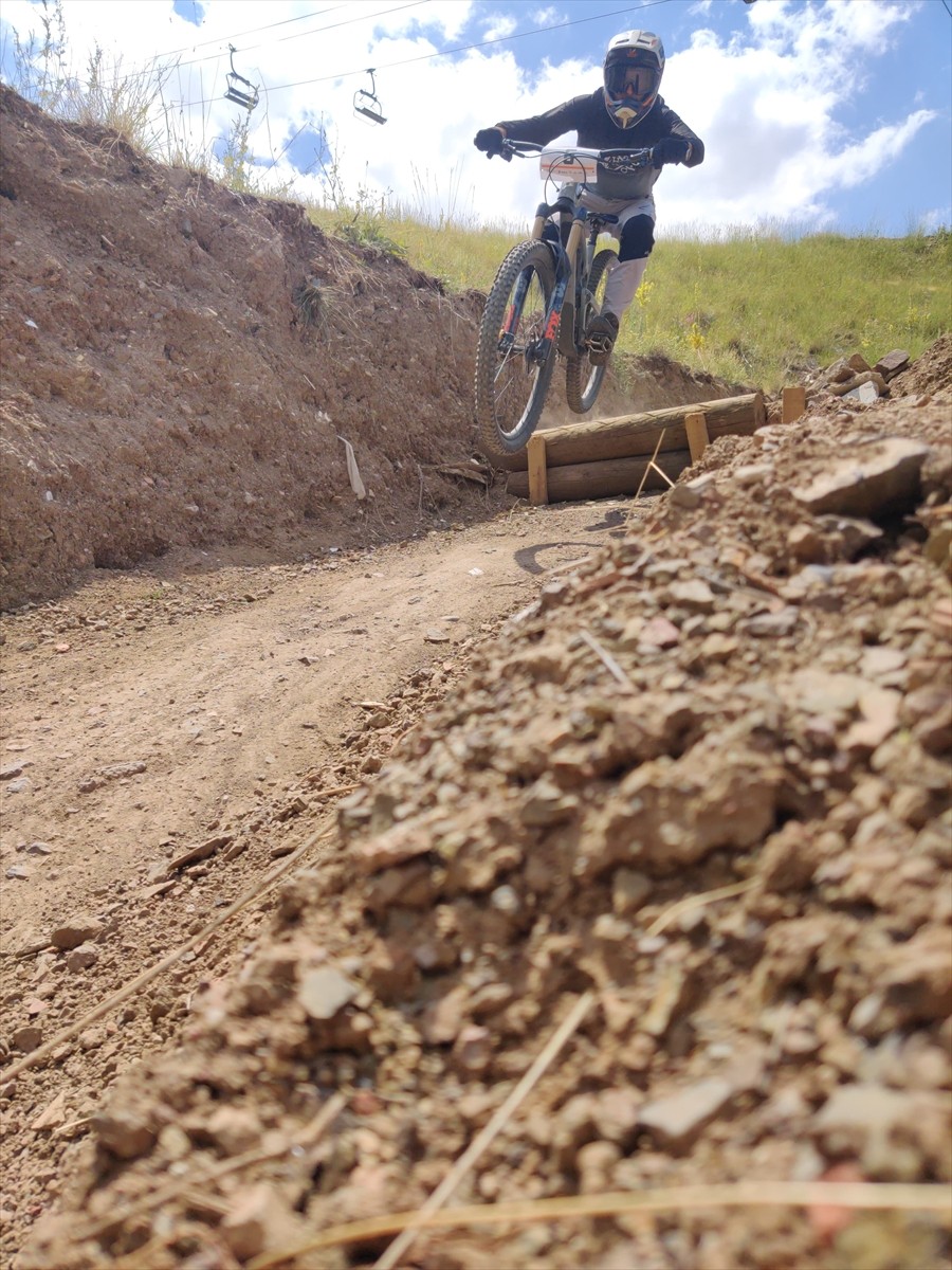 Türkiye Bisiklet Federasyonu tarafından Erzurum'da düzenlenen Downhill Türkiye Şampiyonası...