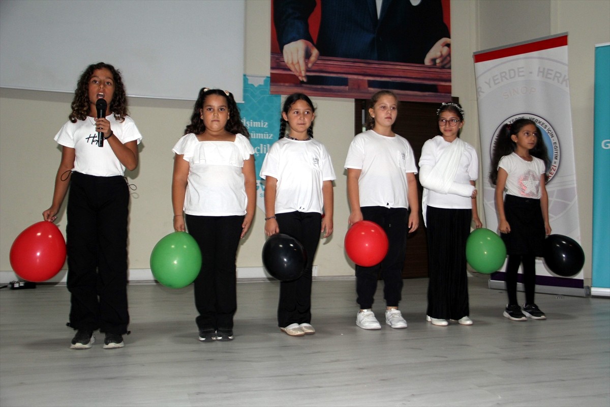 Türkiye Gençlik Vakfı (TÜGVA) tarafından Sinop'ta düzenlenen yaz okulu programının kapanışı...