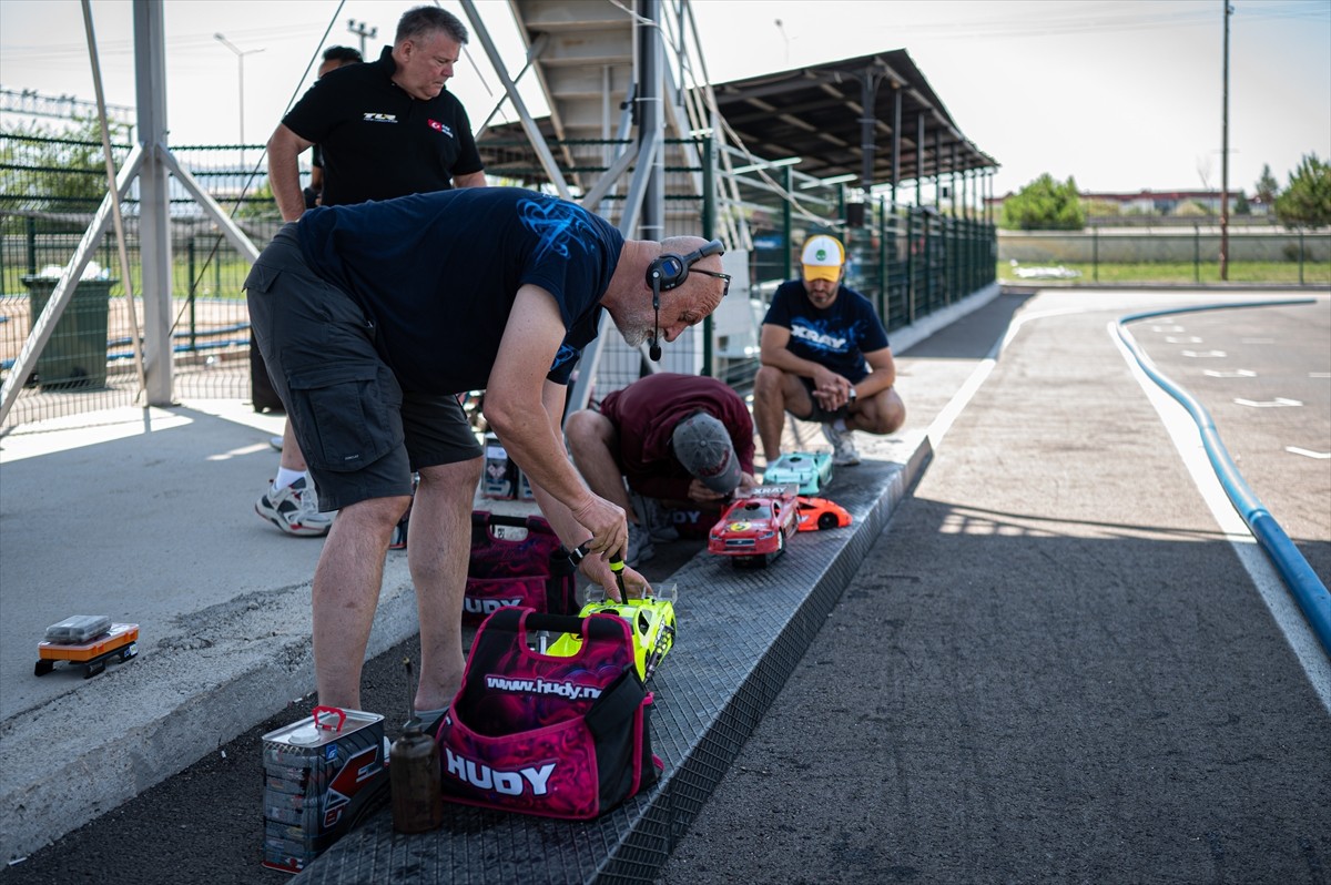Türkiye Onroad Şampiyonasının (TORC) üçüncü etabı Afyonkarahisar'da gerçekleştirildi. Yaklaşık 40...