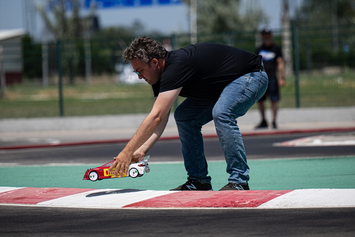 Türkiye Onroad Şampiyonasının (TORC) üçüncü etabı Afyonkarahisar'da gerçekleştirildi. Yaklaşık 40...