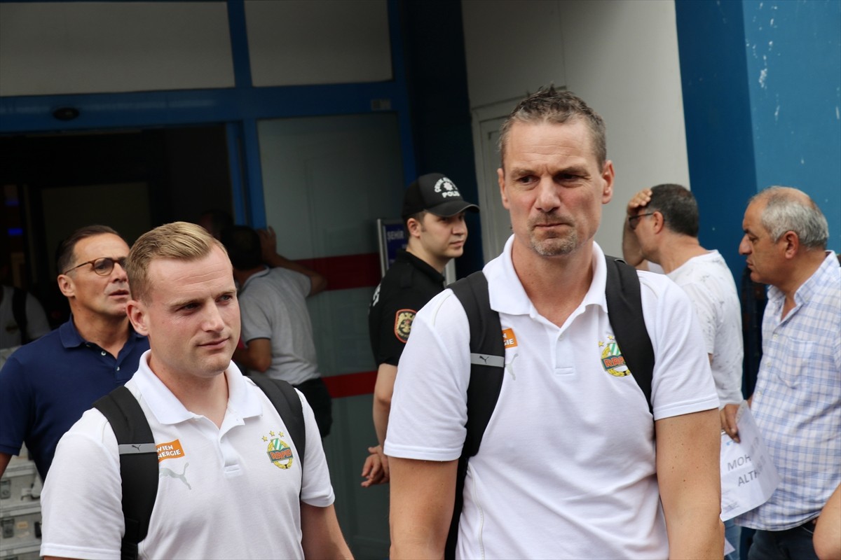 UEFA Avrupa Ligi 3. eleme turu ilk maçında yarın Trabzonspor ile karşılaşacak Avusturya'nın Rapid...