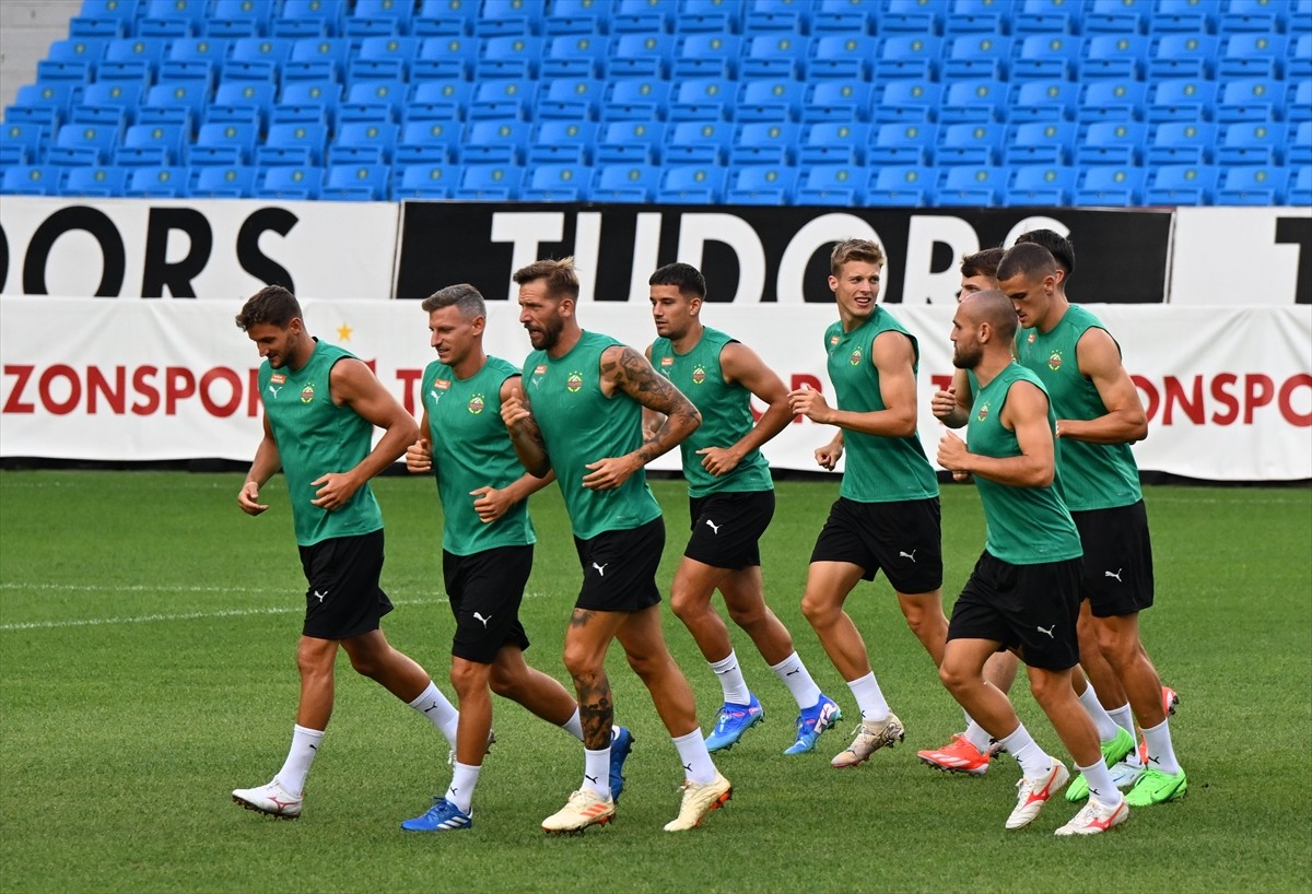UEFA Avrupa Ligi 3. eleme turunda yarın Trabzonspor'a konuk olacak Rapid Wien, karşılaşmanın...