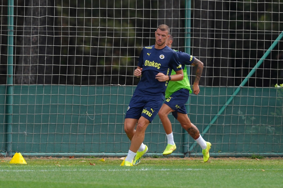 UEFA Şampiyonlar Ligi 3. eleme turunda yarın deplasmanda Fransa'nın Lille takımıyla karşılaşacak...