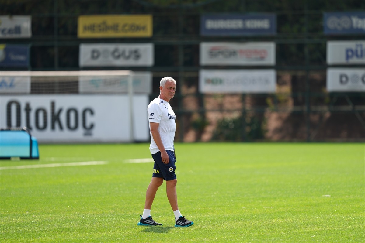 UEFA Şampiyonlar Ligi 3. eleme turunda yarın deplasmanda Fransa'nın Lille takımıyla karşılaşacak...