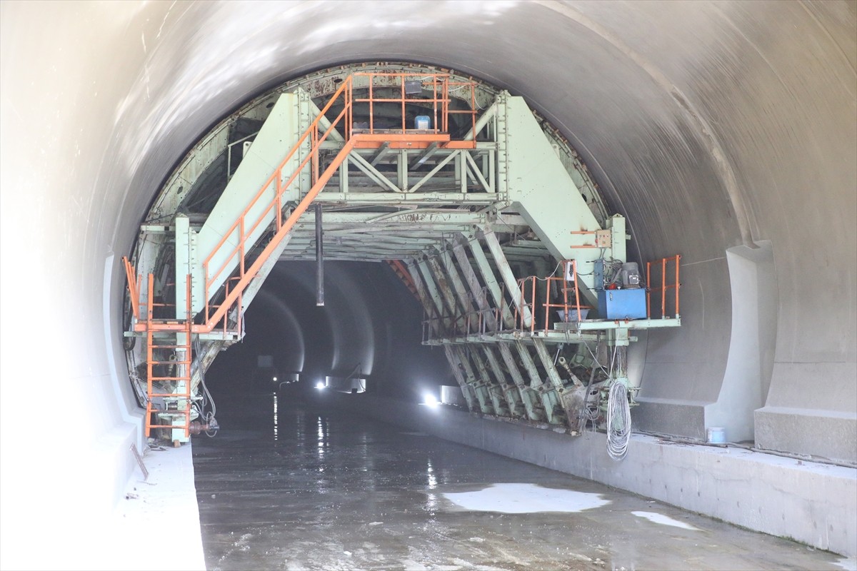 Ulaştırma ve Altyapı Bakanı Abdulkadir Uraloğlu, Alanya-Gazipaşa Yolu Gökçebelen Tünel...