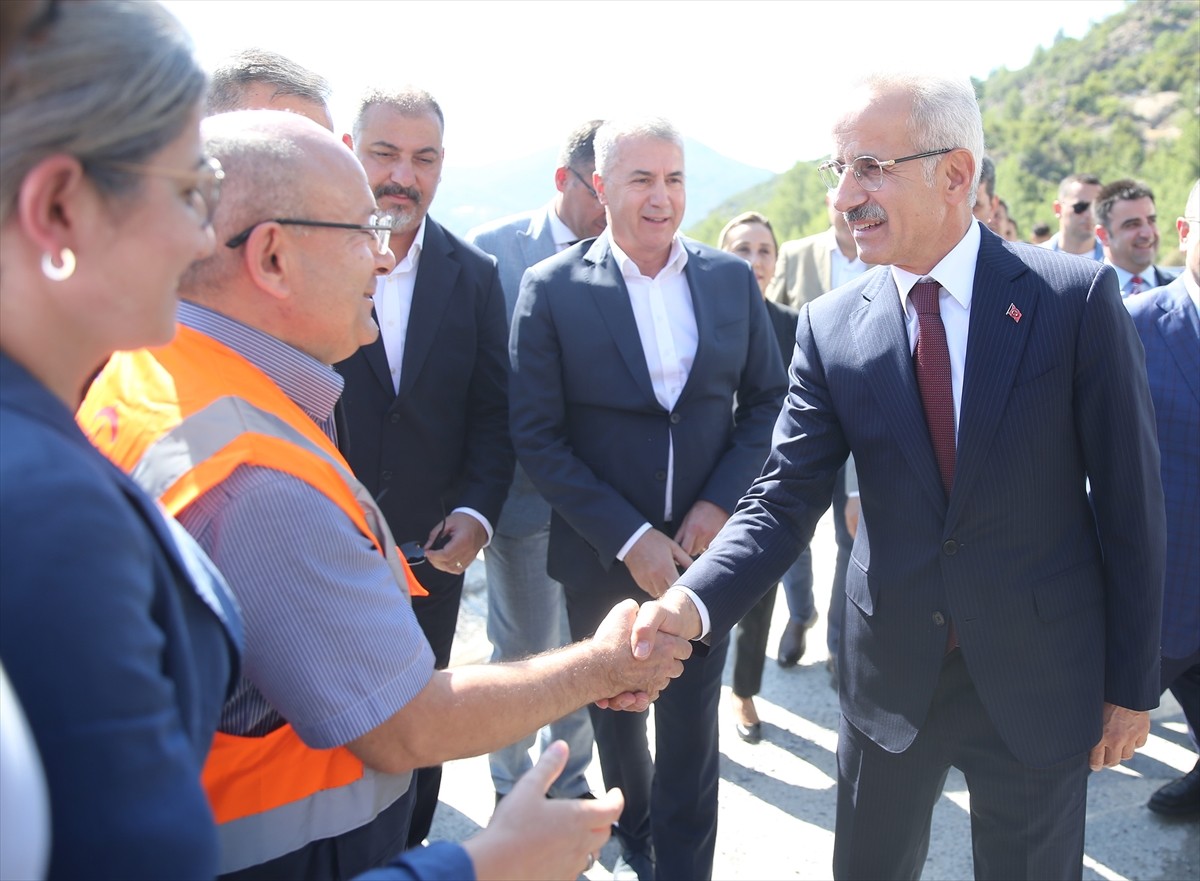 Ulaştırma ve Altyapı Bakanı Abdulkadir Uraloğlu, Alanya-Gazipaşa Yolu Gökçebelen Tünel...