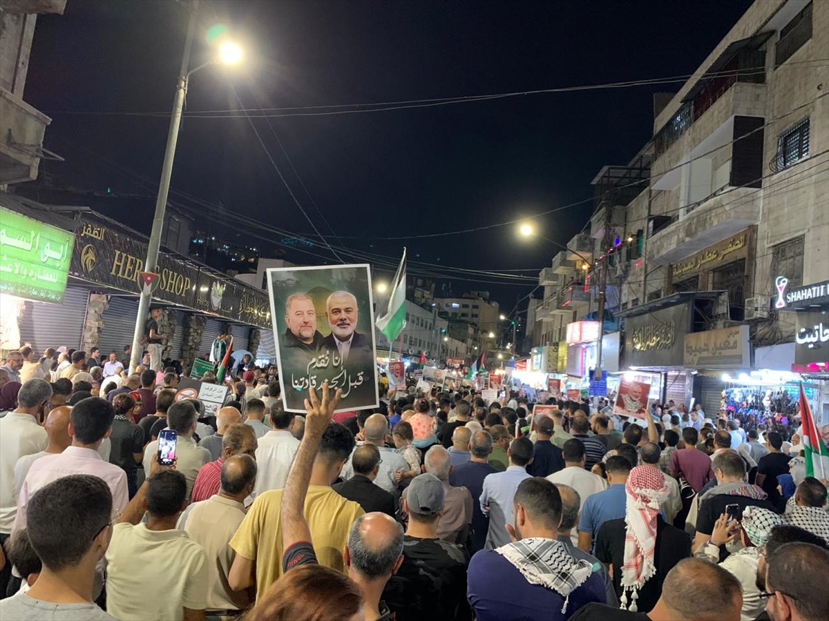 Ürdün'de binlerce kişi, İran'ın başkenti Tahran'da uğradığı suikastta yaşamını yitiren Hamas...