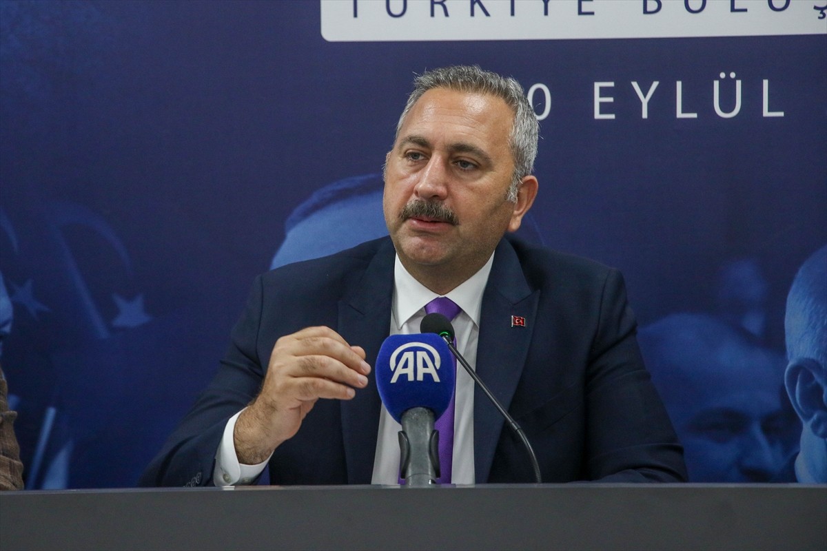 AK Parti Grup Başkanvekili Abdülhamit Gül (sol3), "Türkiye Buluşmaları" programı kapsamında...