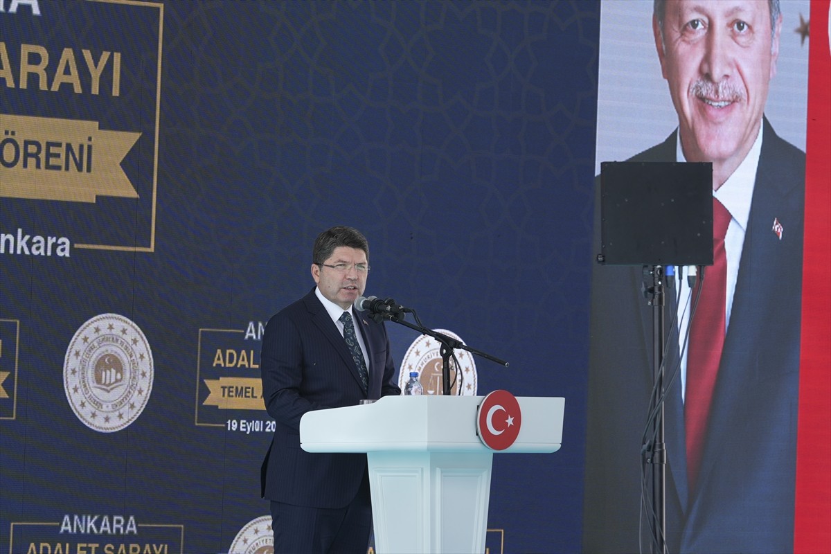 Ankara'da 6 ayrı binada hizmet veren adliyenin yerine, 312 bin metrekarelik alanda yapılacak...