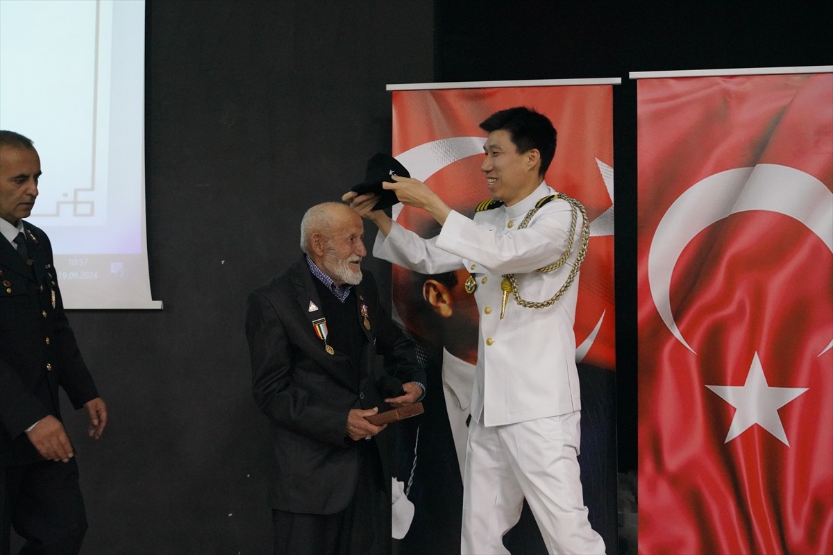 Güney Kore Savunma Ataşesi Kurmay Yarbay Sim Pyo Lee Yozgat’ın Sarıkaya ilçesinde Gaziler Günü...