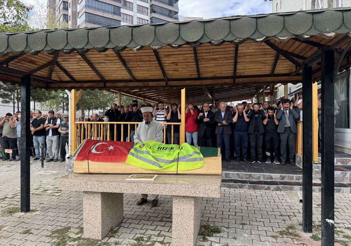 Kastamonu'nun Cide ilçesinde batan teknede hayatını kaybeden kaptan Öztürk Kürelioğlu, son...