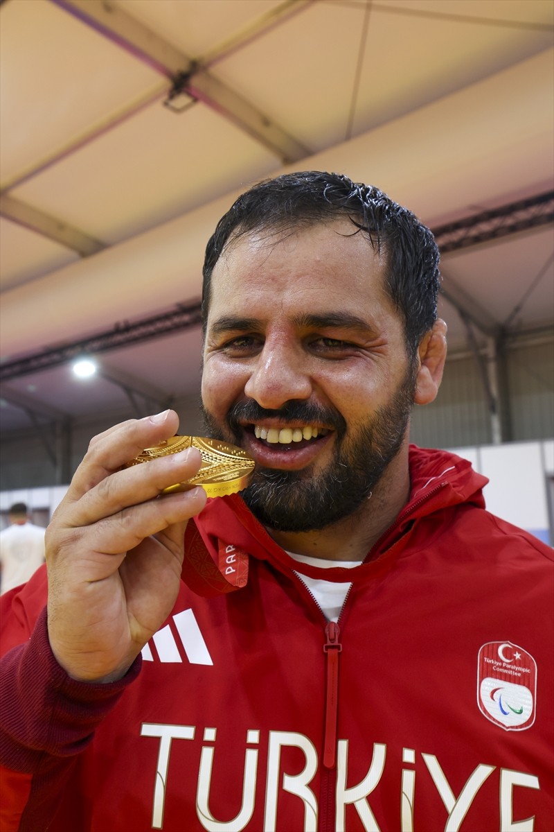 Paris 2024 Paralimpik Oyunları'nda judoda erkekler +90 kilo J2 kategorisinde İbrahim Bölükbaşı...