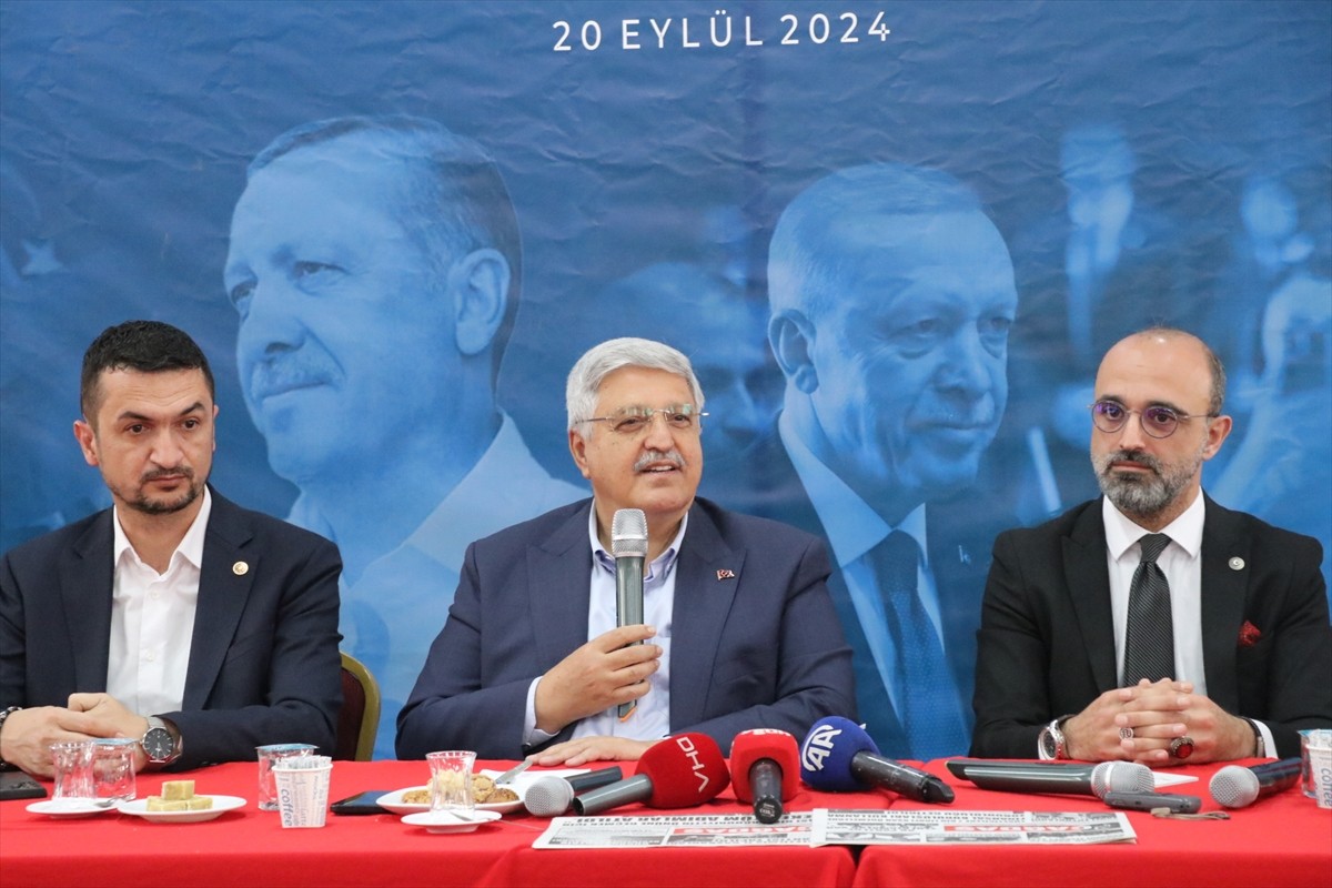 "Türkiye Buluşmaları" programı kapsamında Burdur'a gelen AK Parti Genel Başkan Yardımcısı Vedat...